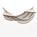 Hamac 320 x 140 cm en coton beige et gris avec barres en bois style bohème